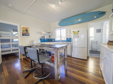 Tallowood Beachfront Cottage - Internet Find 3