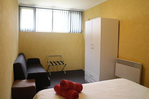Tamar Cove Motel - Internet Find 2
