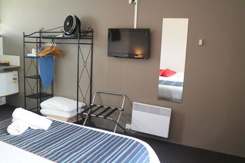 Tamar Cove Motel - Internet Find 1