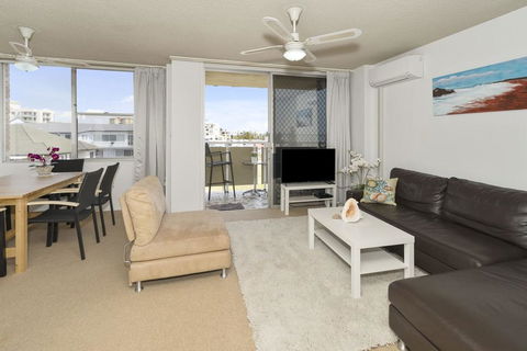 Tasman Towers - Unit 13 - Internet Find 3