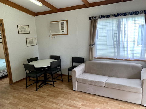 Tatura Cabin & Caravan Park - Internet Find 2