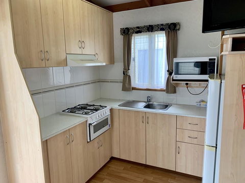 Tatura Cabin & Caravan Park - Internet Find 3