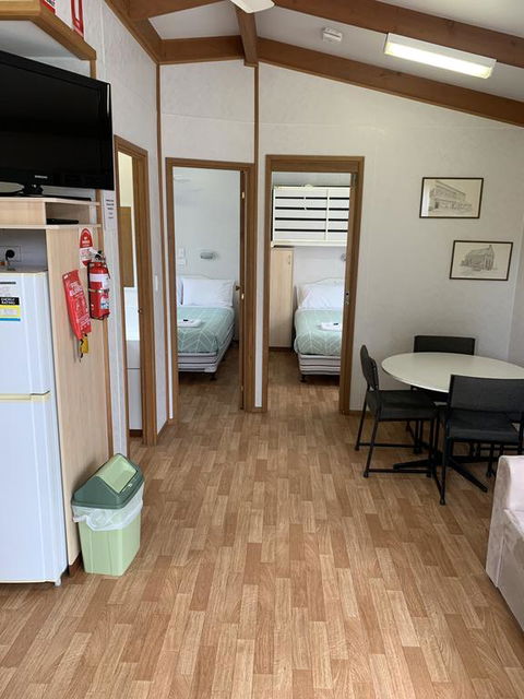 Tatura Cabin & Caravan Park - Internet Find 1