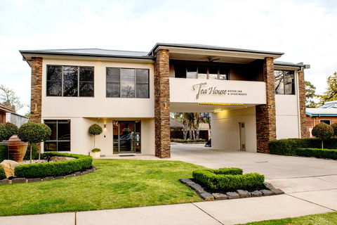 Tea House Motor Inn - Internet Find 0