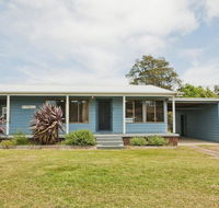 Tea Tree Cottage - great yard for pets and kids - Internet Find