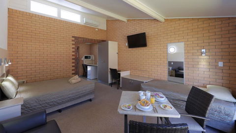 Tenterfield Motor Inn - Internet Find 3