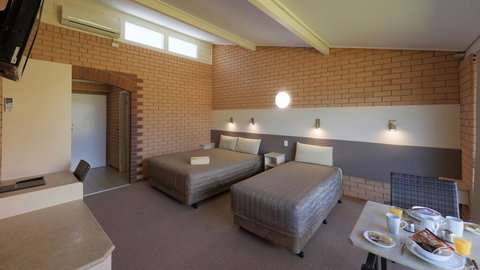 Tenterfield Motor Inn - Internet Find 1