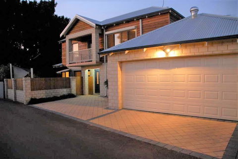 Terrific Townhouse - Internet Find 1