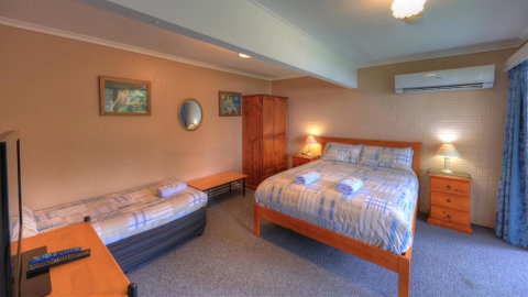 The 2C's Bed & Breakfast - Internet Find 0