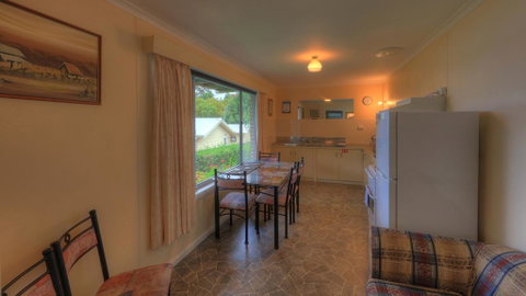 The 2C's Bed & Breakfast - Internet Find 1