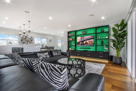 The Apartment, Metung - Internet Find 3