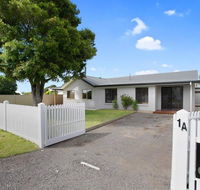 THE ASHMAN HOUSE - modern and close to town - Internet Find