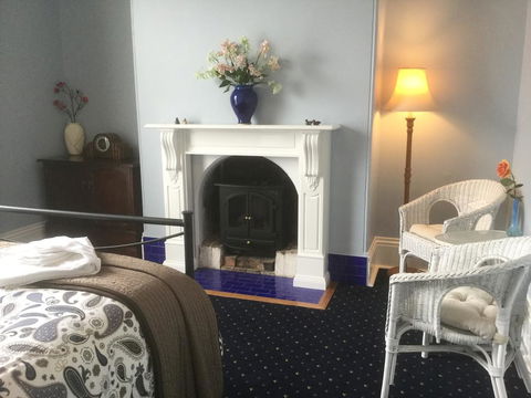 The Bank Guesthouse Glen Innes - Internet Find 2