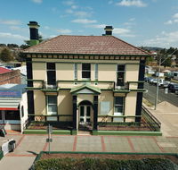 The Bank Guesthouse Glen Innes - Internet Find
