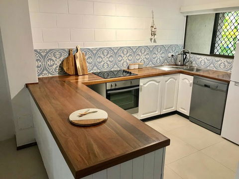 The Barefoot Beach Cottage - Internet Find 1