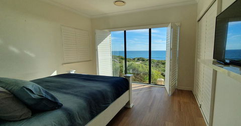 The Beach House - Port Bouvard - Internet Find 2