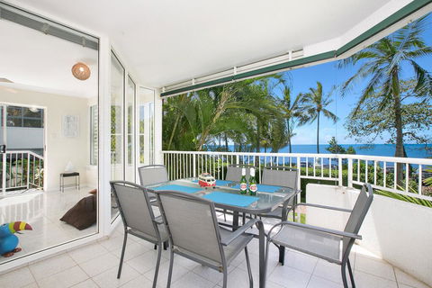 The Beach House 3BR Waterfront Apartment, Own WIFI - Internet Find 1