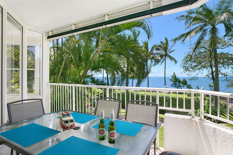 The Beach House 3BR Waterfront Apartment, Own WIFI - Internet Find 0