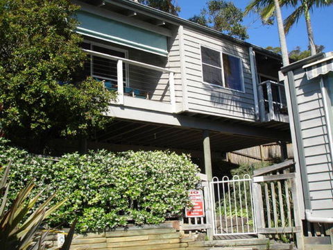 The Beach Hut Avoca Beach NSW - Internet Find 0