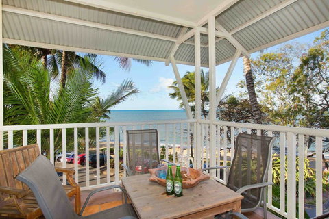 The Beach Shack 3BR Waterfront Resort, Own WIFI - Internet Find 0