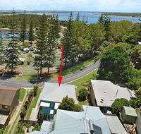 The Blue House - flat walk to river and beach - Internet Find