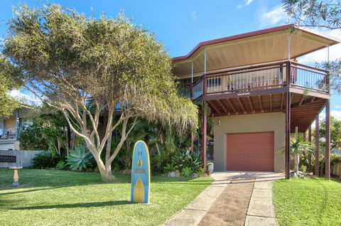 THE BOARDROOM ON BANKSIA - 11 Banksia Ave Bonny Hills - Internet Find 1