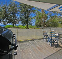 The Boathouse - comfortable beachfront home - Internet Find