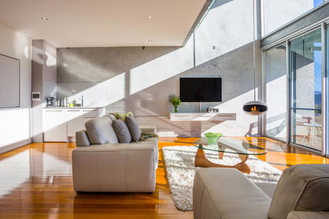 The Bunyip Retreat - Internet Find 2