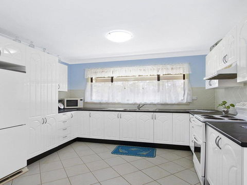 The Burra Break - 3 Minute Walk To Beach Access - Internet Find 2