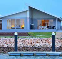 The Carnarvon Luxury Canal Home - Internet Find