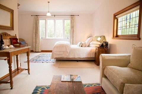 The Carriages Boutique Hotel And Vineyard - Internet Find 1
