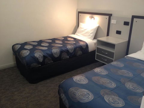The Central Hotel Motel Lakes Entrance - Internet Find 2