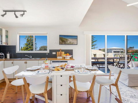 The Chalet At Callala Beach - Beach House Character - Internet Find 3