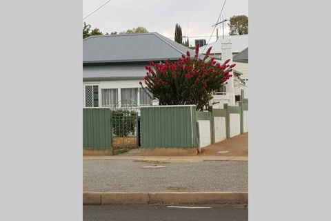 The Comfort Cottage On Williams - Internet Find 0