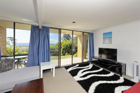 The Crest Unit 5 - Shoal Bay - Internet Find 2