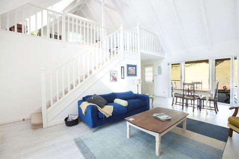 The Doll's House - Charming 2 Bedroom Cottage Just A Short Walk From The Village - Internet Find 3
