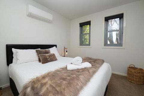 The Endsleigh -1 Bedroom Villa, Free Wifi, Near CBD - Internet Find 0