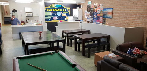 The Entrance Backpackers - Internet Find 1