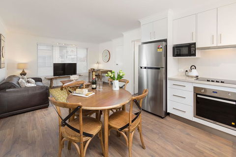 The Executive - Central & Sophisticated - Internet Find 3