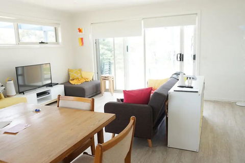 The Friendly Pelican - Internet Find 1