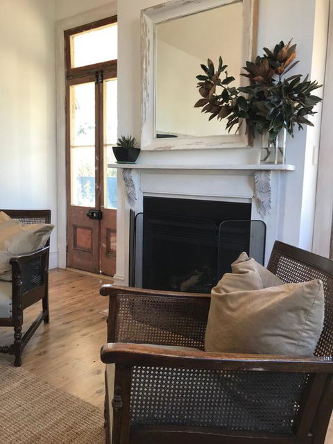 THE GABLES MUDGEE - Internet Find 3