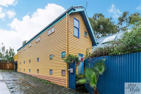 The Gatehouse - Light Filled Cottage In The Leafy Suburb Of Hawthorn - Internet Find 3