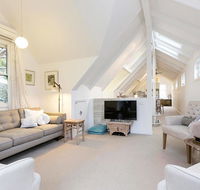 The Gatehouse - Light filled cottage in the leafy suburb of Hawthorn - Internet Find