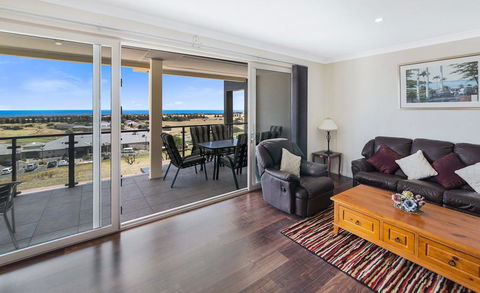 The Haven - 6A Turnberry Drive - Internet Find 2