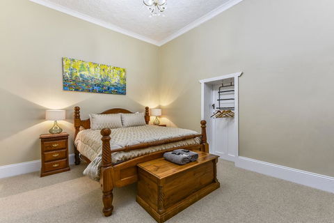 The Jazz B&B - Internet Find 3