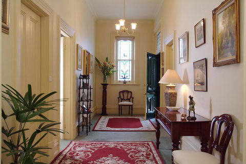 The Lodge Country House - Internet Find 2