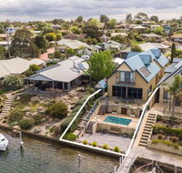 The Loft - Waterfront with Private Pool - Internet Find