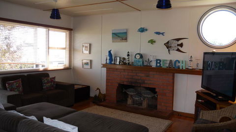 The Love Shack - Bridport - Internet Find 3