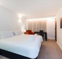 The Nest - Spacious Studio on Newcastle St with Roof Terrace - Internet Find