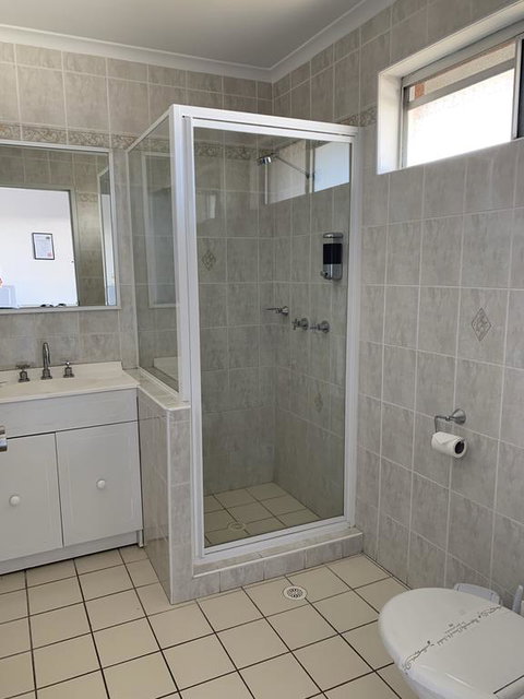 The Oaks Hotel Motel - Internet Find 2